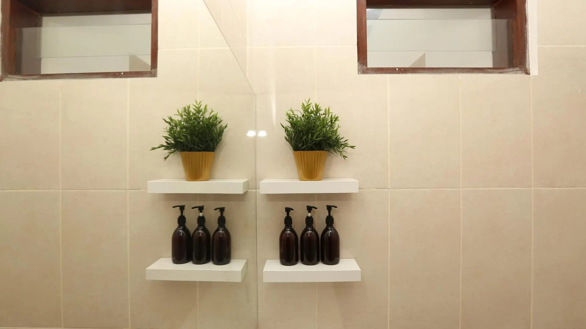 Queen Seminyak Villa By Walidwipa Paradise Hospitality 0*, Σεμινιάκ